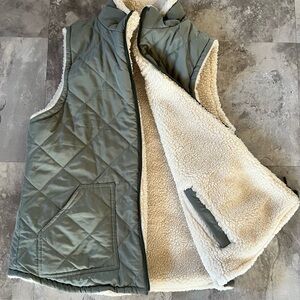Reversible vest